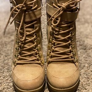 Guess platform boots